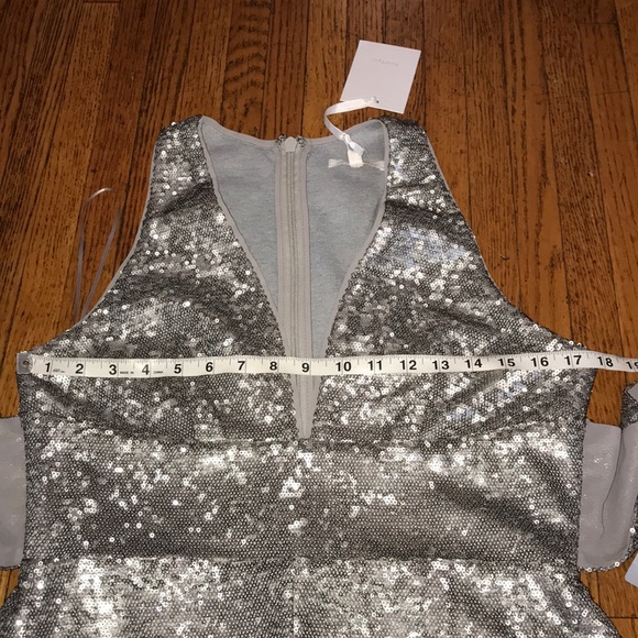 NWT Harlyn Plunge Neck Sequin Dress - Picture 8 of 9